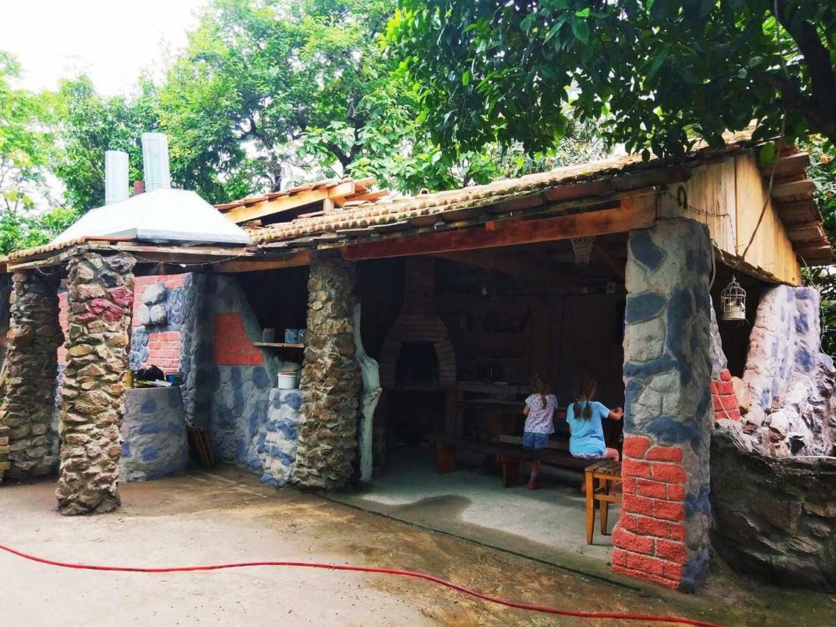 Mzeos House 호텔 바투미 외부 사진