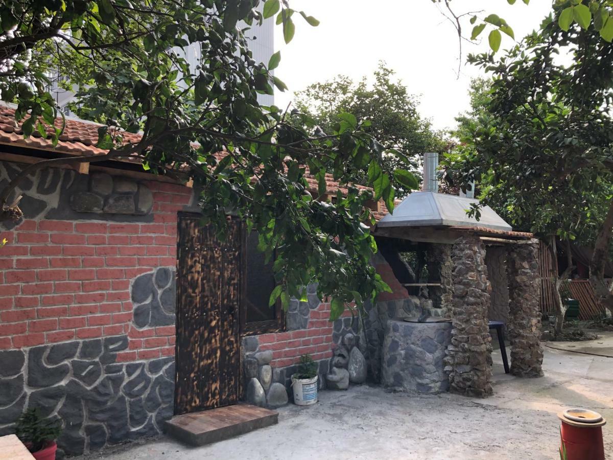 Mzeos House 호텔 바투미 외부 사진